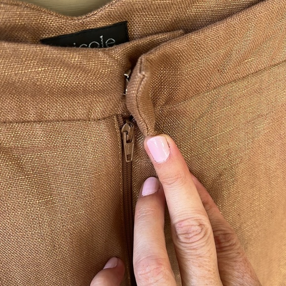 Nicole Miller 100% Linen Camel Color Metallic Sheen Bermuda Slack Shorts Sz 14 - Picture 3 of 7